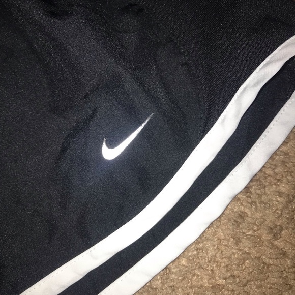 black nike shorts! - Picture 2 of 4